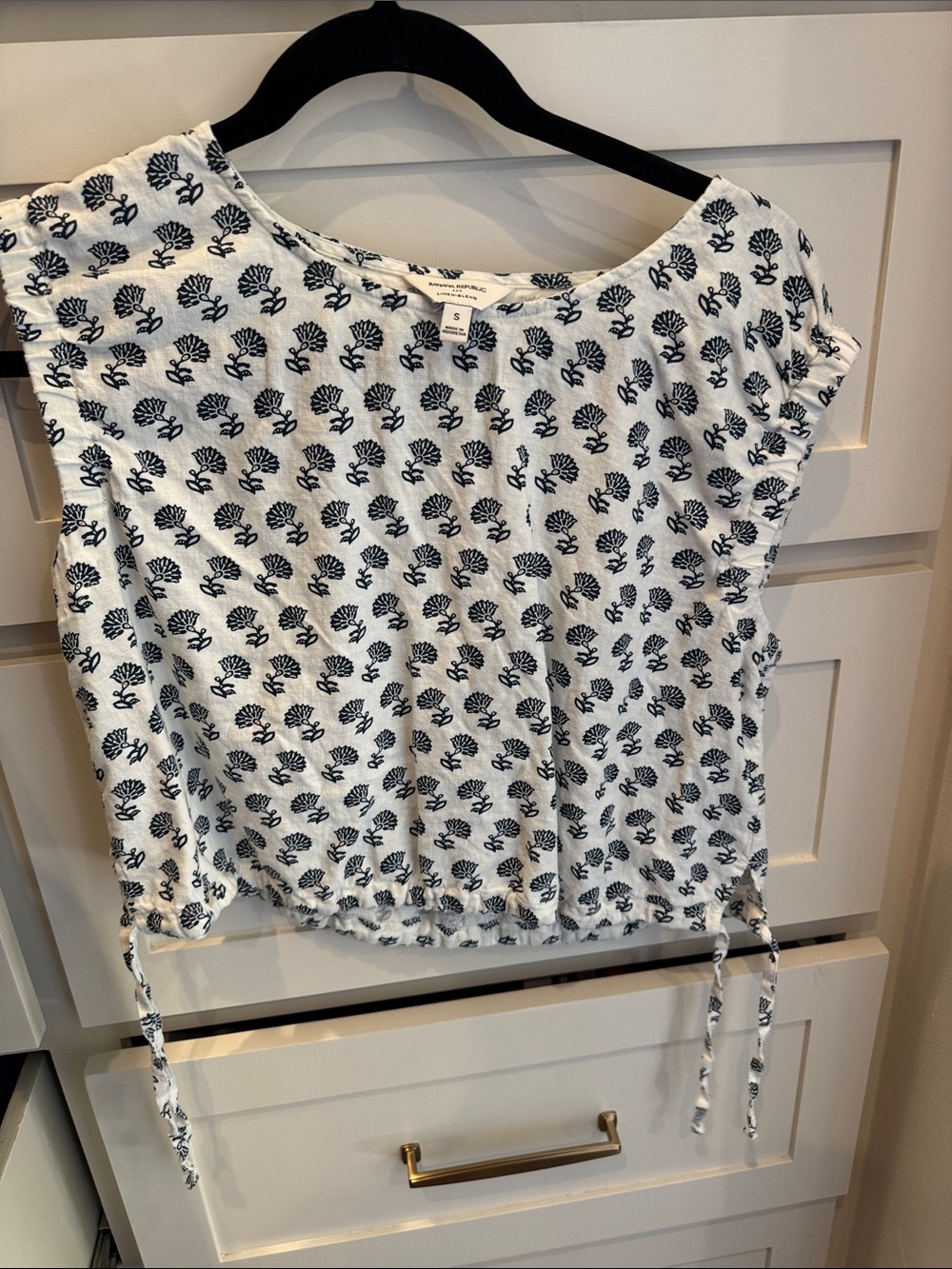 Banana Republic White Crop Top with Navy Floral Print